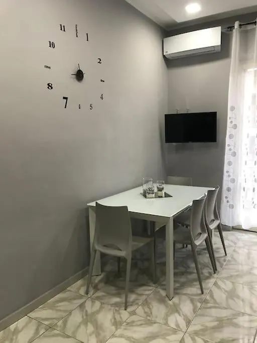 アパート Casa M.A.S Napoli Centro Storico Botanicoアパートメント
